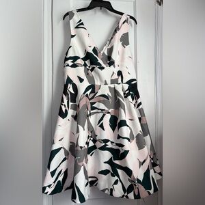 Cooper St Abstract Floral Fit & Flare V-Neck A-Line Mini Dress Size: 10